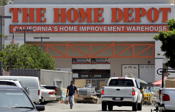 Home Depot spokesman Ron DeFeo said day labor concerns have arisen in only a only small percentage of the company's roughly 2,200 stores. In those cases, he said, the company works with local officials to develop solutions.