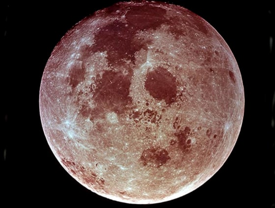 This weekend's full moon will hang lower in the sky, making it seem bigger than any other this year.