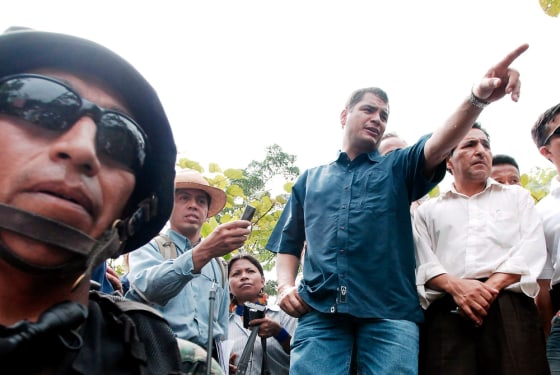 Ecuadorian President Rafael Correa visits environmental damage