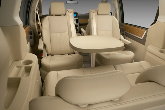 Chrysler hopes features styling sells minivans