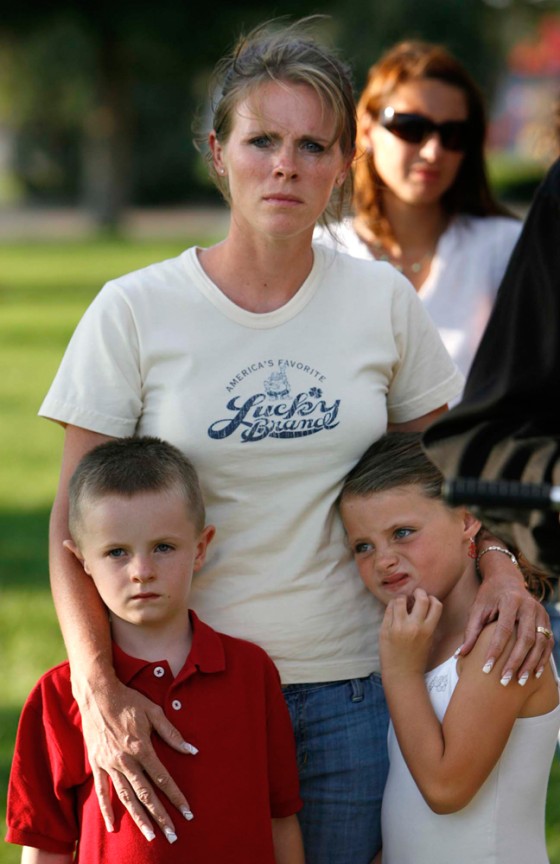 The families of six missing miners want drilling to continue even if the sixth hole fails to show signs of life. Signs reading “Leave No Man Behind” have been posted around Huntington, Utah.