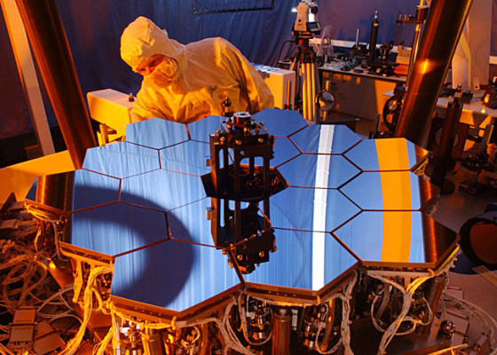 Through a process called "wavefront sensing and control," or WFSC, software aboard the James Webb Space Telescope will compute the best position for each of 18 mirrors and one secondary mirror, and then adjust the positions. Engineers used a 1/6 scale model to test the WFSC software. 