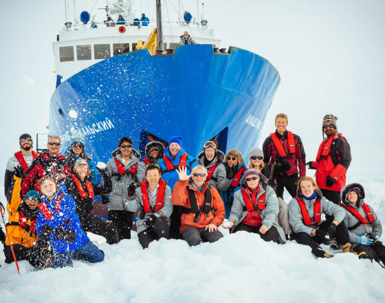 Image: Icebound Antarctic research vessel awaits icebreaker release