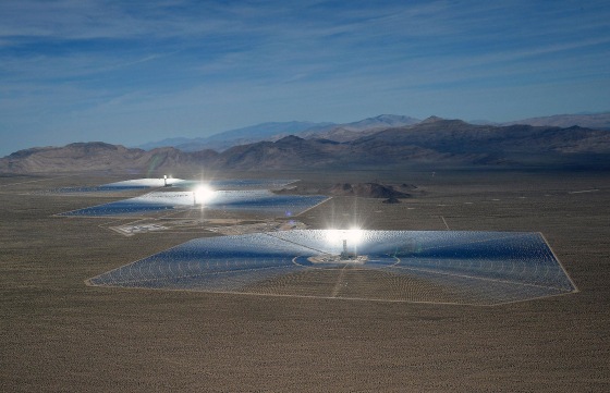 Image: Massive Solar Electricity Plant Provides Power To California Homes