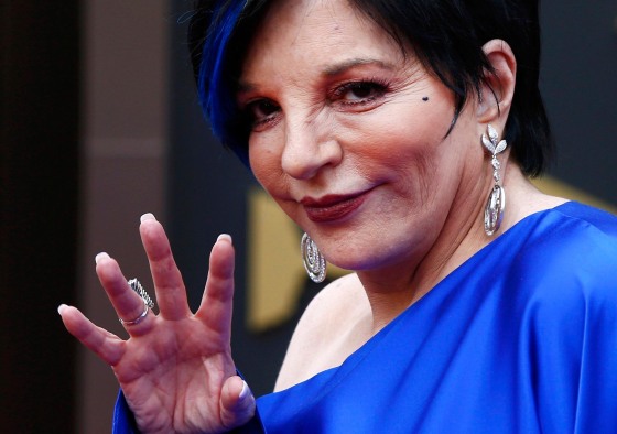 Image: Singer Liza Minelli arrives at the 86th Academy Awards in Hollywood