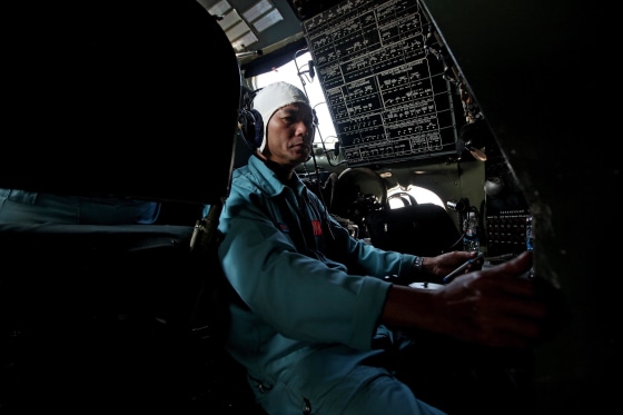 Image: Search underway for Malaysia Airlines jet