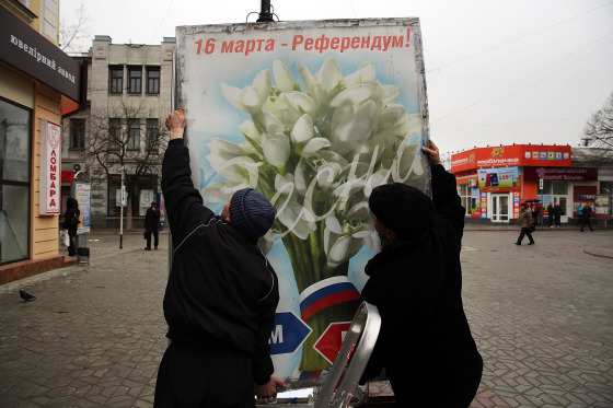 Image: Tensions Grow In Crimea As Diplomatic Talks Continue