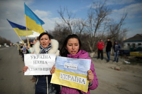 Image: Tensions Grow In Crimea As Diplomatic Talks Continue