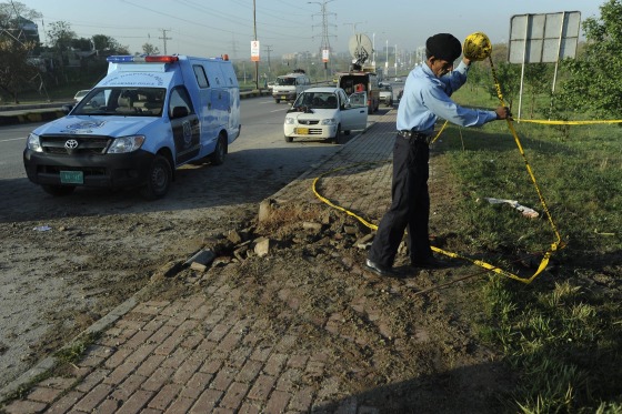 Image: Musharraf's convoy bombing