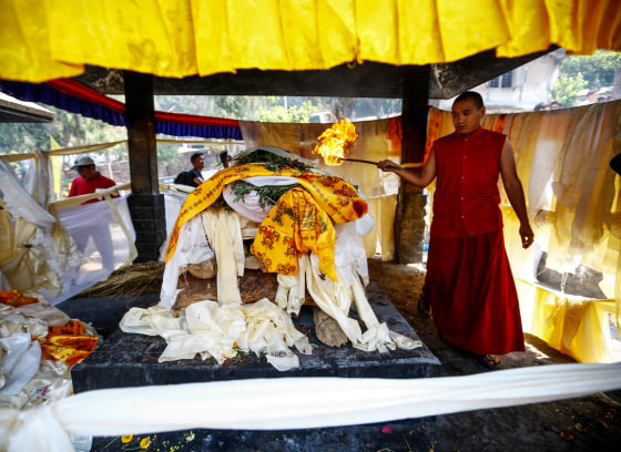 Image: Funeral for victim of Everest avalanche