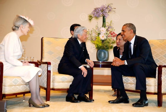 Image: U.S. President Barack Obama meets with Japanese Emperor Akihito and Empress Michiko at the Imperial Palace in Tokyo