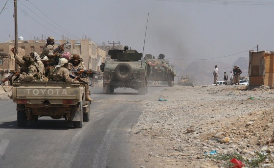 Image: Yemeni troops they take part in an offensive against extremists in the southern province of Shabwa, on May 7