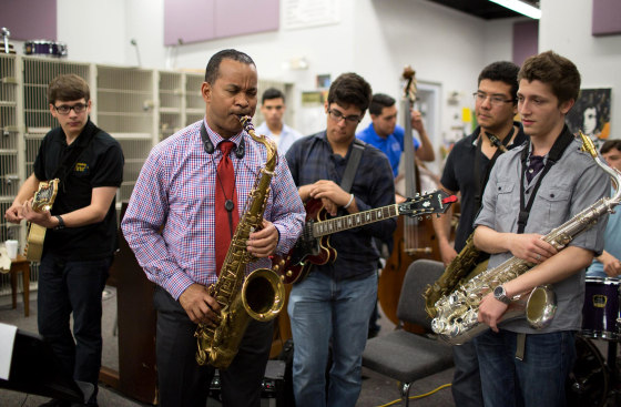Image: Florida prep jazz band learns from professional