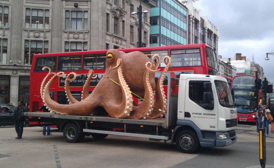 Lorry carrying a giant octopus sculpture breaks down on Oxford Street, London