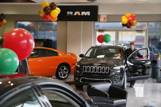 Image: Chrysler Leads Automakers Posting Increase In October Sales