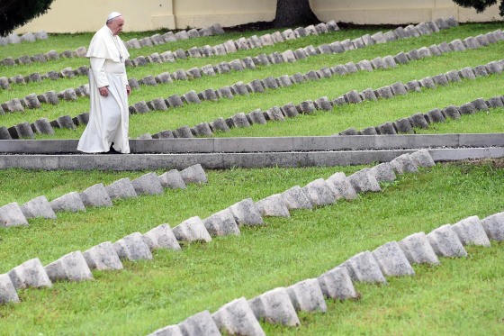 Image: Pope Francis solemn mass at the war memorial at Redipuglia