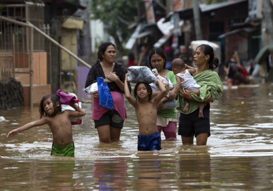 Image: At least seven dead in Philippines after storm floods
