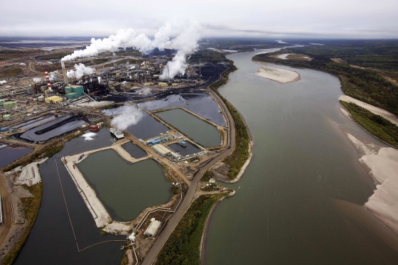Image: tar sands processing plant