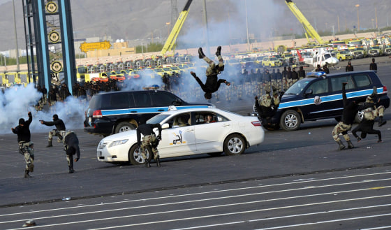 Image: Saudi Arabian miltary demonstrates anti-terror capabilities