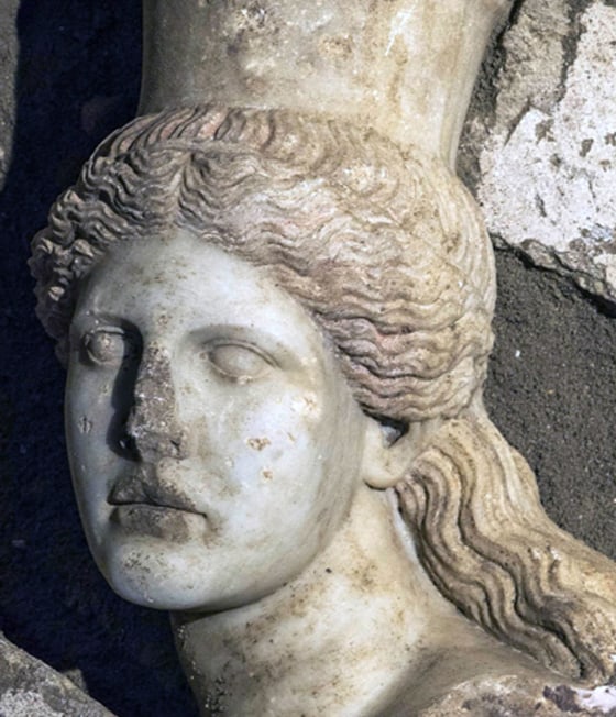 Archaeologists Unearth Sphinx Head in Greece's Ancient Amphipolis Tomb