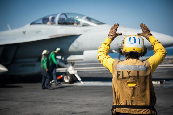 Image: A plane on the aircraft carrier USS Carl Vinson