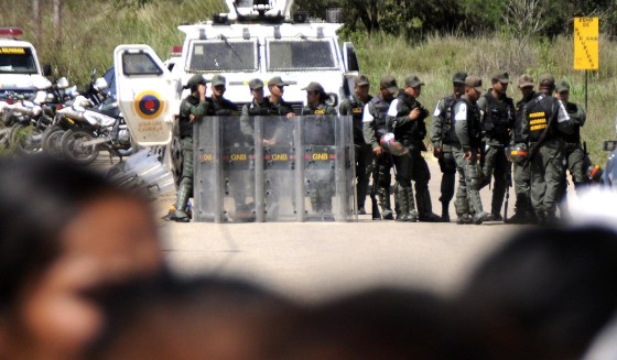 Image: Members of Venezuela's National Guard secure the Uribana prison in Barquisimeto