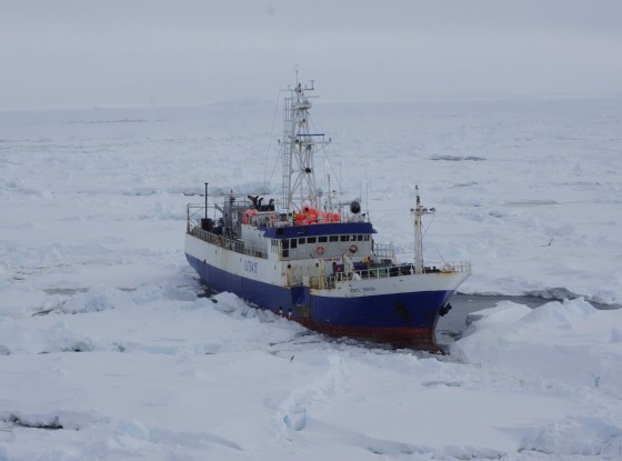 Image: Coast Guard Cutter Polar Star navigates to beset fishing vessel