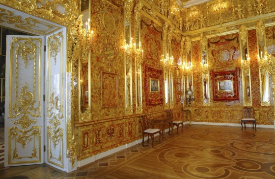 Image: Replica of the Amber Room in 2003