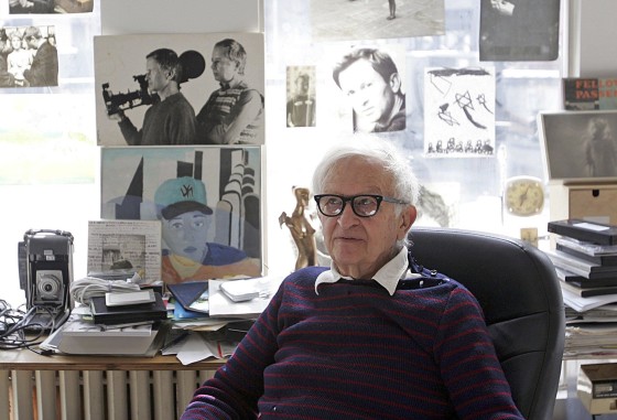 Image: U.S. documentary filmmaker Albert Maysles works in his office in New York