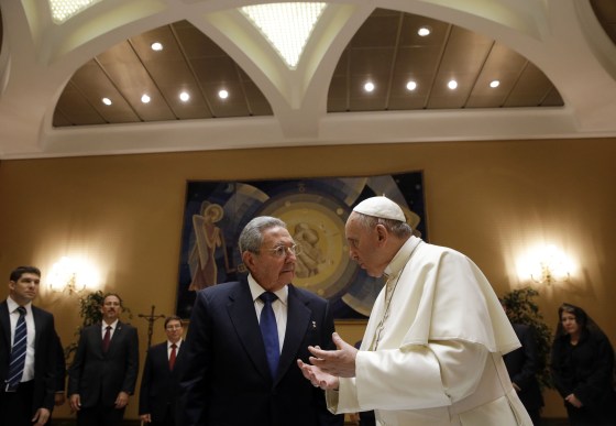 Image: Pope Francis meets Cuban President Raul Castro