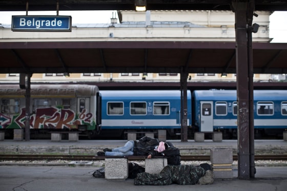 Image: Syrian migrants in Belgrade train station
