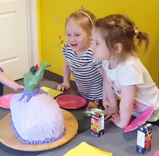 Mom Breaks Superhero Mold By Baking Incredible Hulk Princess Cake For Twin Girls