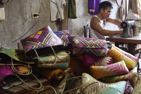 The Banago brand, created by Filipina-American designer Renee Patron, supports local artisans and farmers in the Philippines.