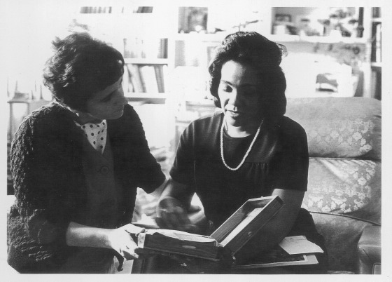 Coretta Scott King and AP reporter Kathryn Johnson on the campus of Atlanta University, Ga., reviewing plans for The King Center, 1968. (AP Photo) )