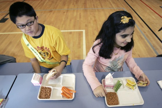 Image: Children in a N.J. school eat lunch