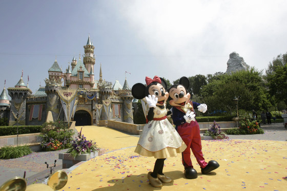 Image: Disney characters Mickey Mouse and Minni