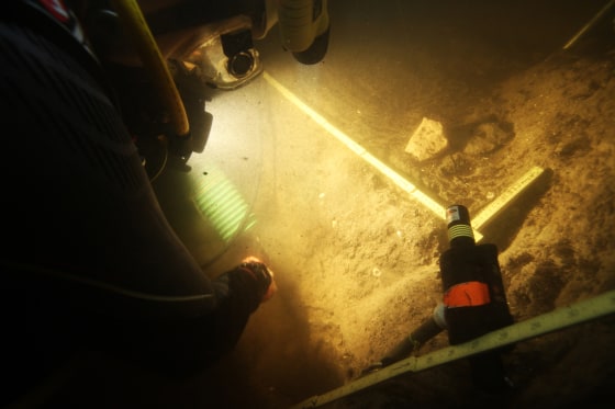 Divers working underwater at the Page-Ladson site.