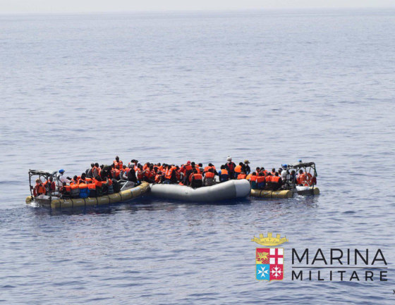 Image: The Italian Navy rescued a dinghy with 629 migrants and 45 dead bodies