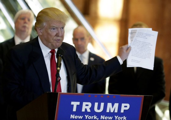 Image: Donald Trump speaks to supporters