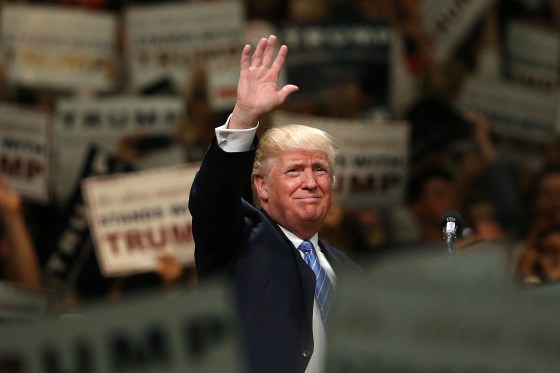 Image: Republican presidential candidate Donald Trump speaks at a rally