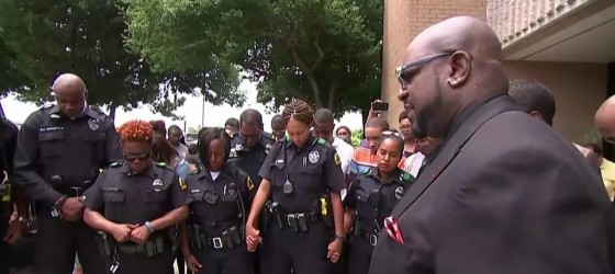 IMAGE: Dallas PD Southwest Division prayer service