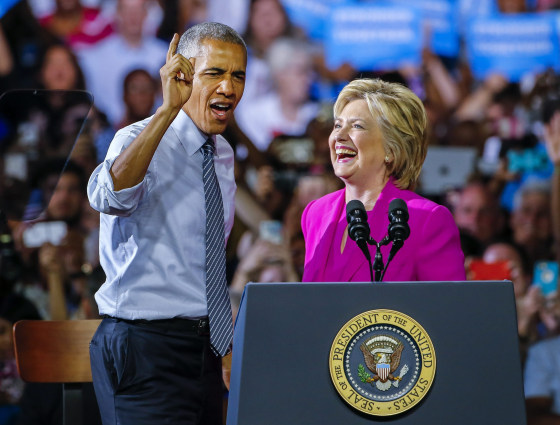 Image: Hillary Clinton holds campaign rally with US President Barack Obama in Charlotte, North Carolina