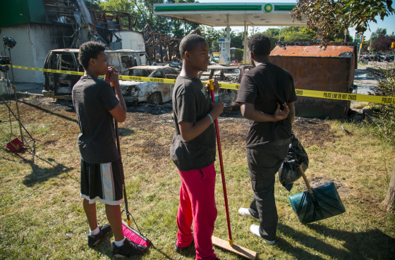 Image: Violence Erupts In Milwaukee After Police Officer Shoots Armed Suspect During Foot Chase