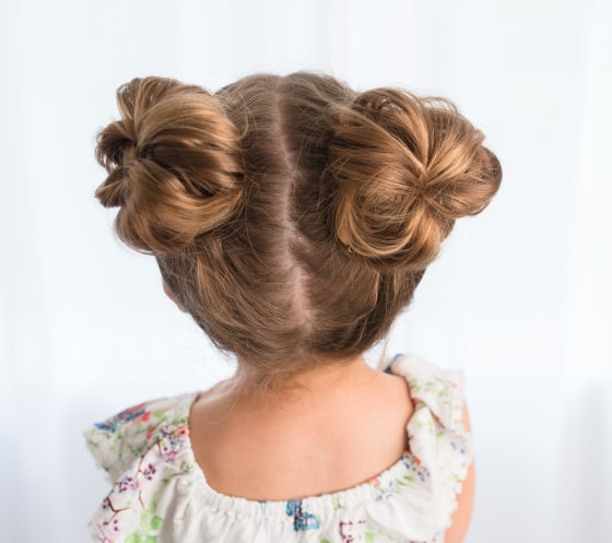 21 Easy School Picture Day Hairstyles For Kids That Won't Mess Up! - School  Run Messy Bun