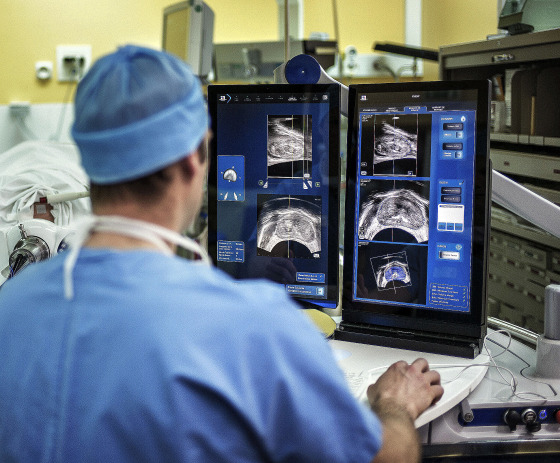 FRANCE-HEALTH-TECHNOLOGY-SURGERY-CANCER