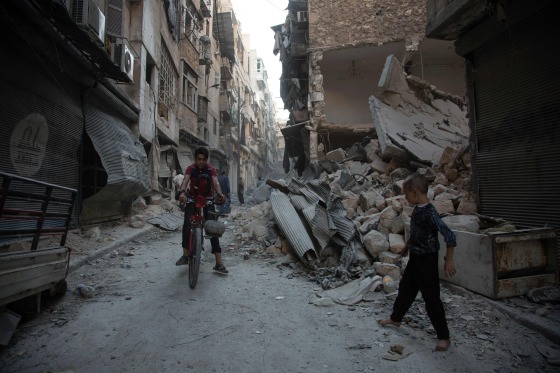 Image: Airstrike in Aleppo, Syria