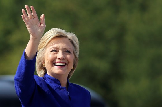 Image: U.S. Democratic presidential candidate Hillary Clinton boards her campaign plane at the Westchester County airport in White Plains, New York