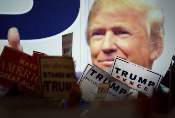 Image: Donald Trump campaigns in Palm beachi, Florida