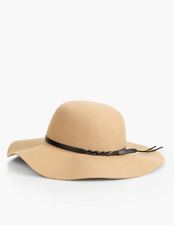 Tan felt floppy store hat