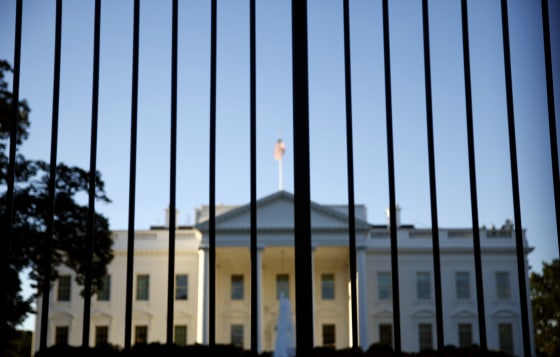 Image: The White House seen from outside the north lawn fence in Washington
